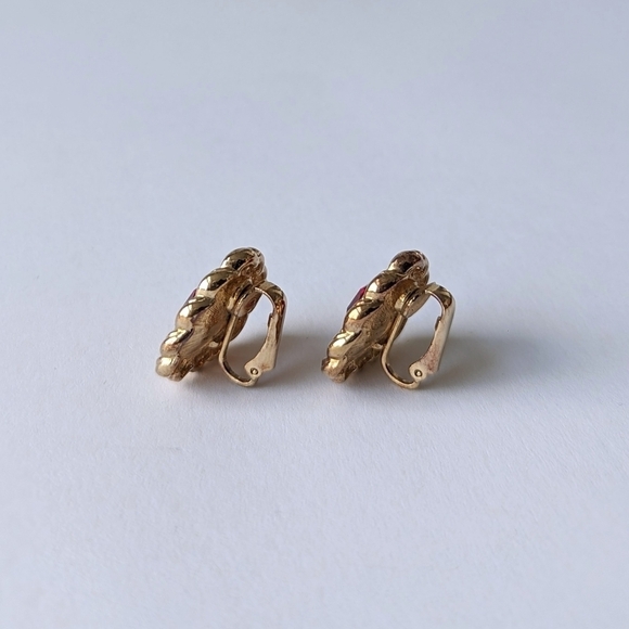 Swarovski S.A.L. Trillion Red Crystal Gold Rope Wrapped Clip-on Stud Earrings - Picture 5 of 8